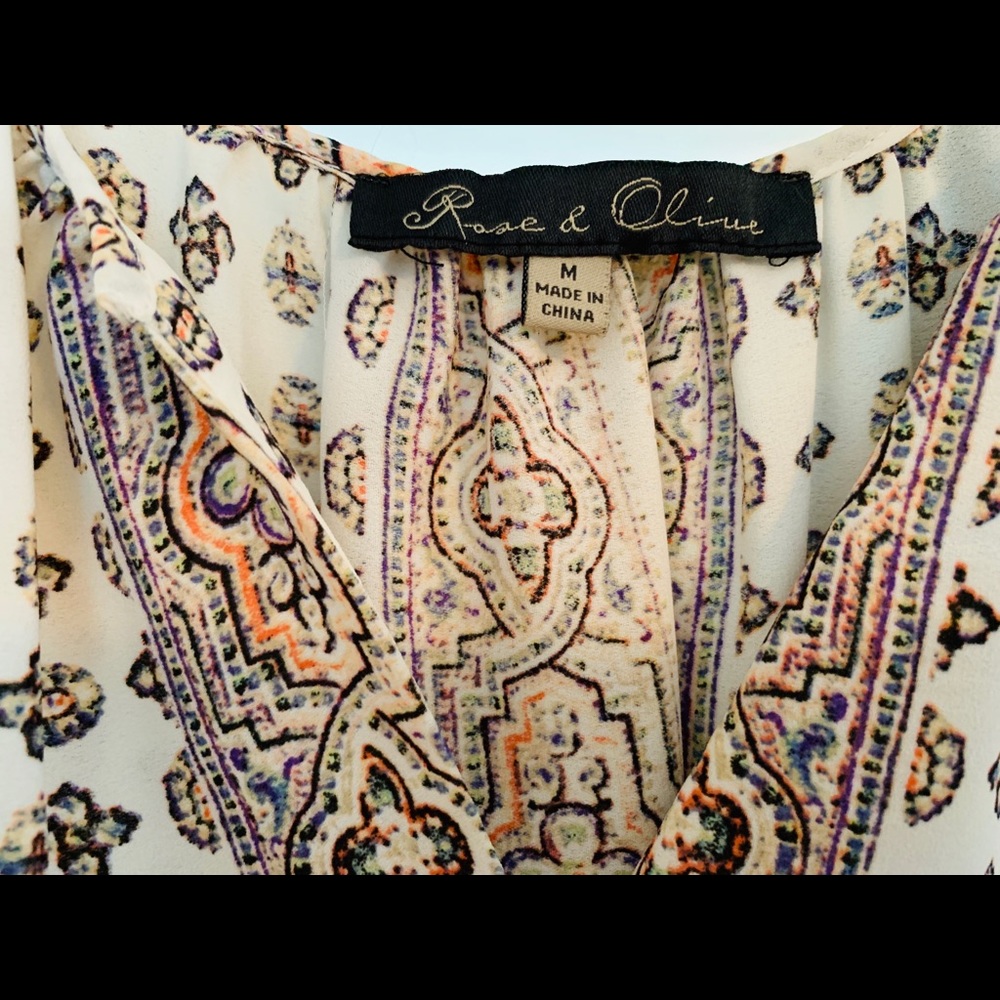 Women’s Sleeveless Blouse